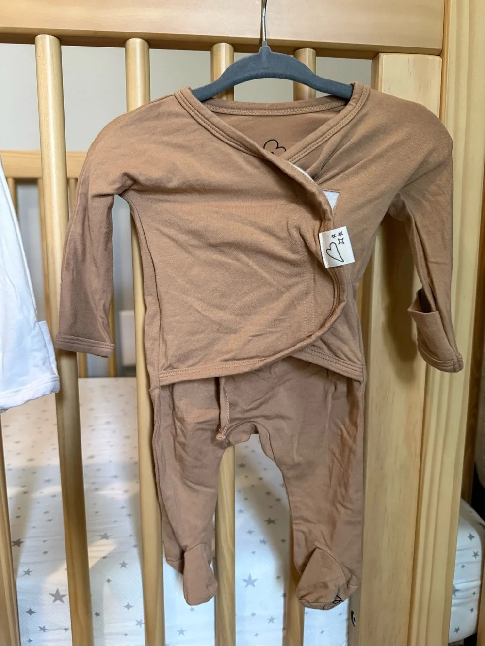 6-Piece Newborn (NB) "Take Me Home" Wardrobe Capsule (Kyte Baby & Bonsie) - Picture 8 of 14